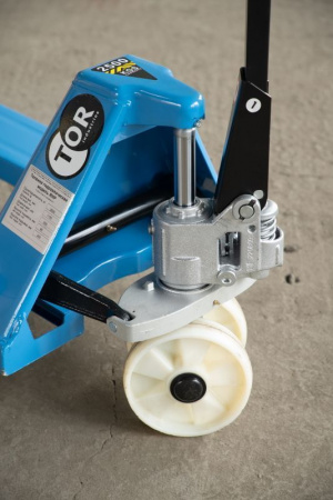 Тележка гидравлическая 2500 кг 1150 мм TOR RHP (нейлоновые колеса)