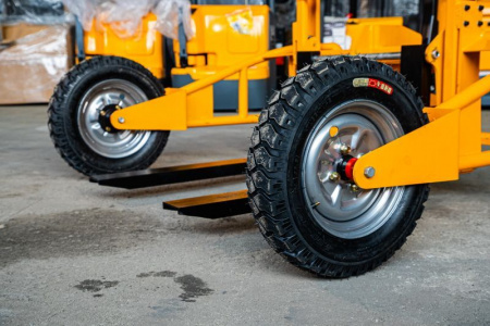 Тележка гидравлическая 1200 кг 813 мм TOR THW для бездорожья (резиновые колеса)